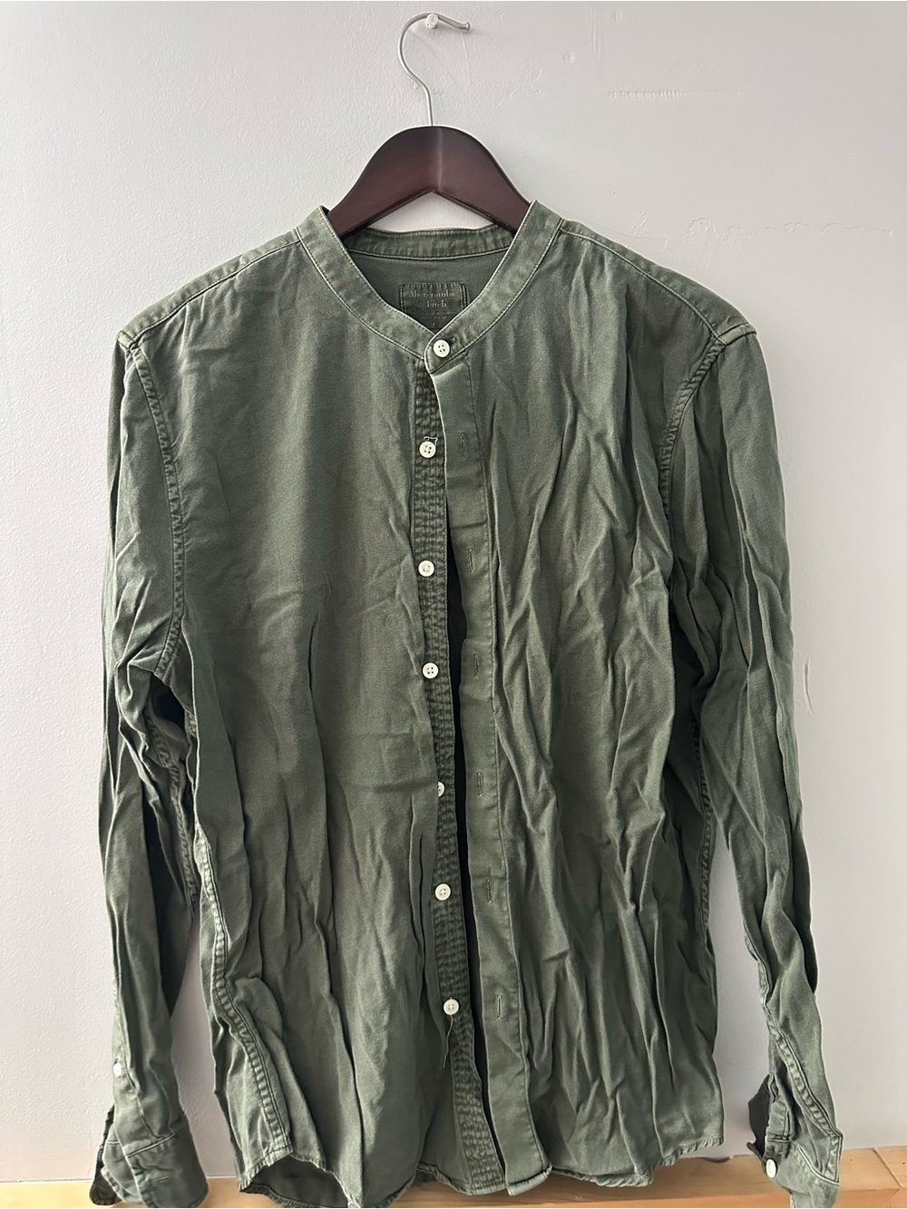 Abercrombie & Fitch Olive Green Casual Button-Down Shirt